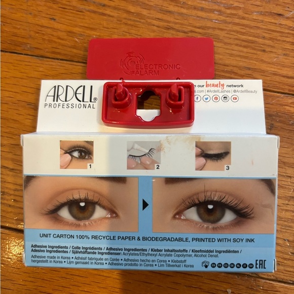 Ardell Professional False Eyelashes with Adhesive #521 - Picture 2 of 2